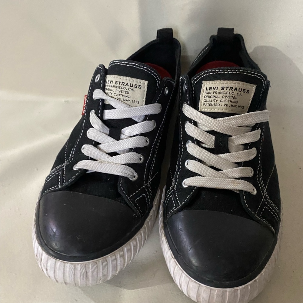 Levi's Men’s Black Sneakers